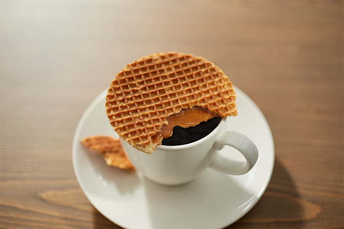 10/18（水）から順次 オランダ、ベルギー、フランスの菓子 発売のお知らせ